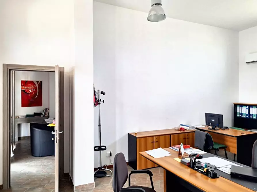 Immagine 6 di Negozio in vendita  in P.zza Unità d'Italia, N. 3 a Piazza Armerina