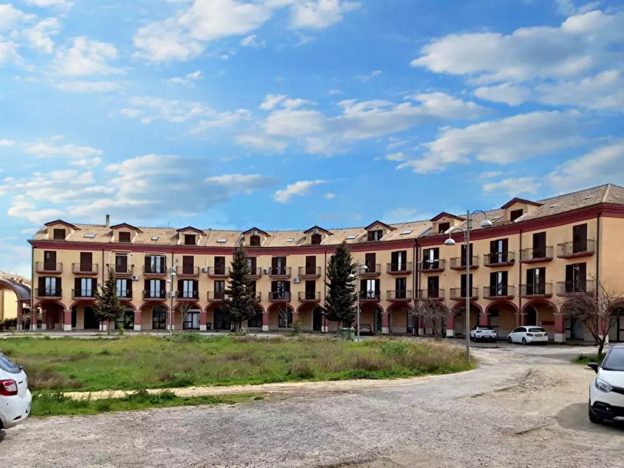 Immagine 21 di Negozio in vendita  in P.zza Unità d'Italia, N. 3 a Piazza Armerina