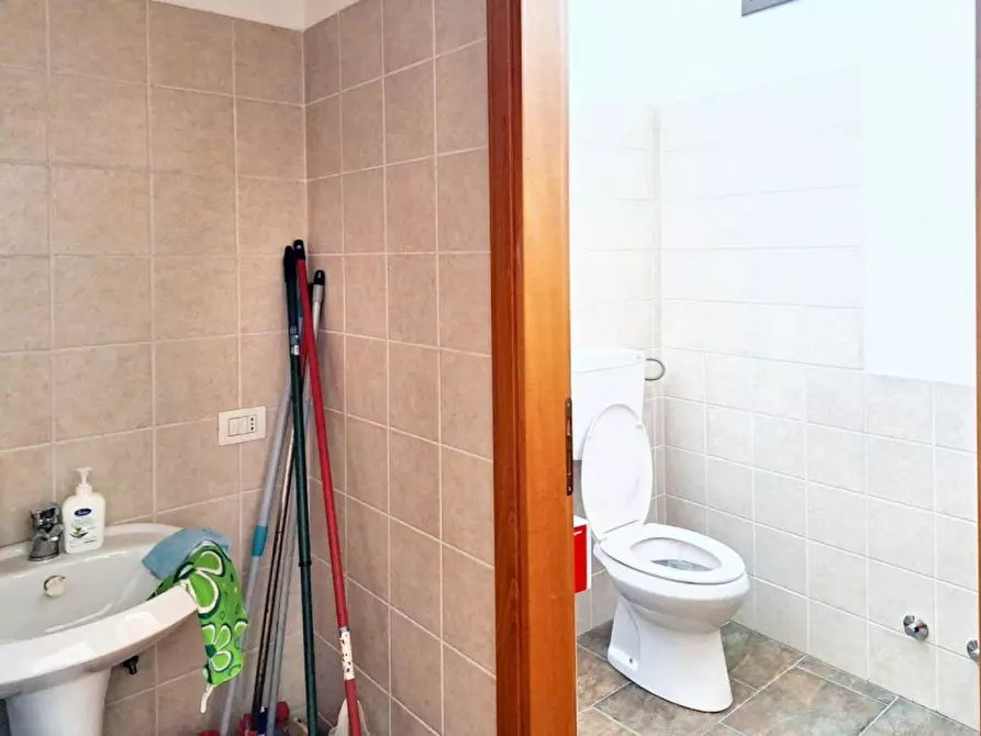 Immagine 6 di Negozio in vendita  in P.zza Unità d'Italia, N. snc a Piazza Armerina