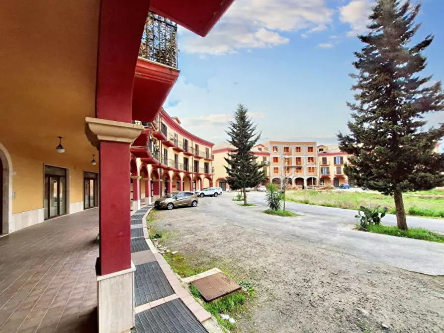 Immagine 14 di Negozio in vendita  in P.zza Unità d'Italia, N. snc a Piazza Armerina