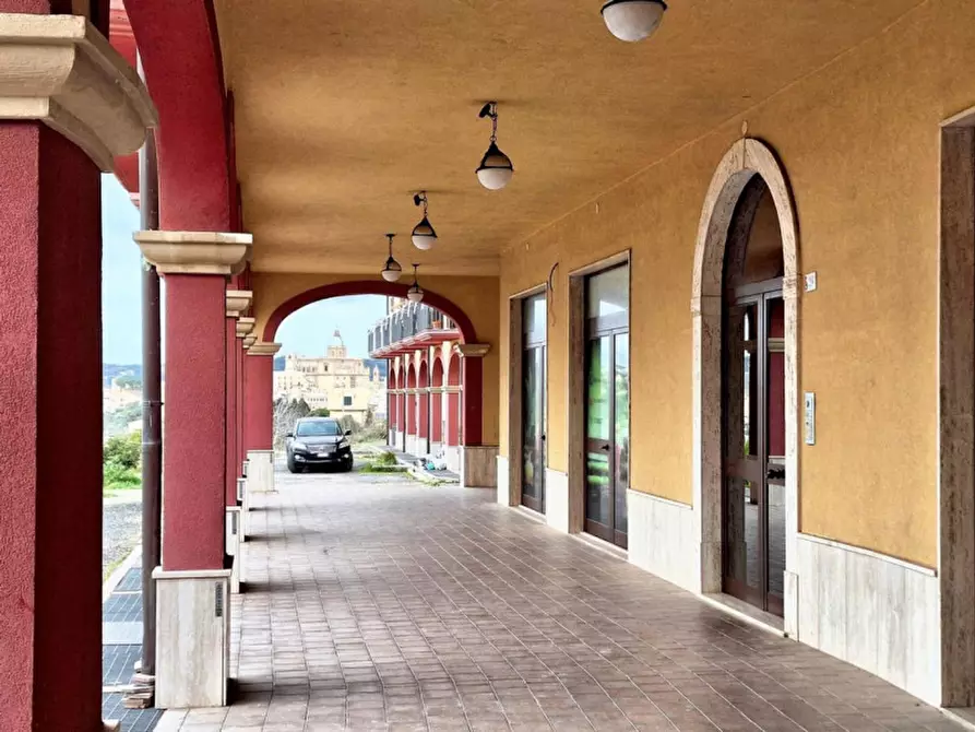 Immagine 15 di Negozio in vendita  in P.zza Unità d'Italia, N. snc a Piazza Armerina