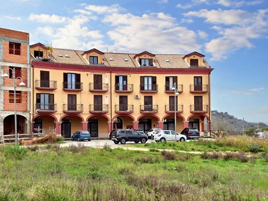 Immagine 16 di Negozio in vendita  in P.zza Unità d'Italia, N. snc a Piazza Armerina