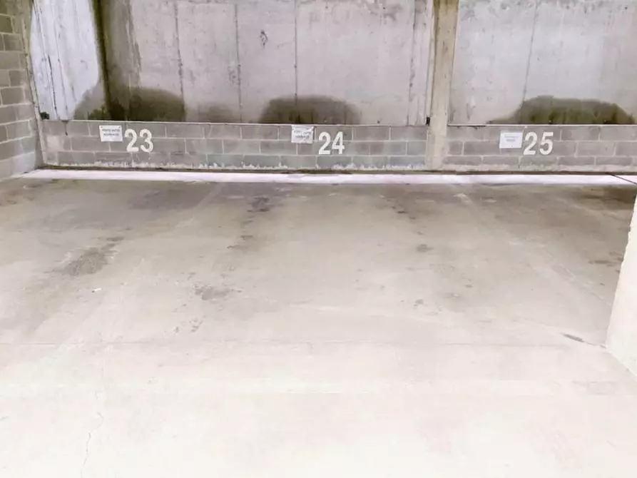 Immagine 1 di Posto auto in vendita  in Motta di sotto, N. snc a Campodolcino