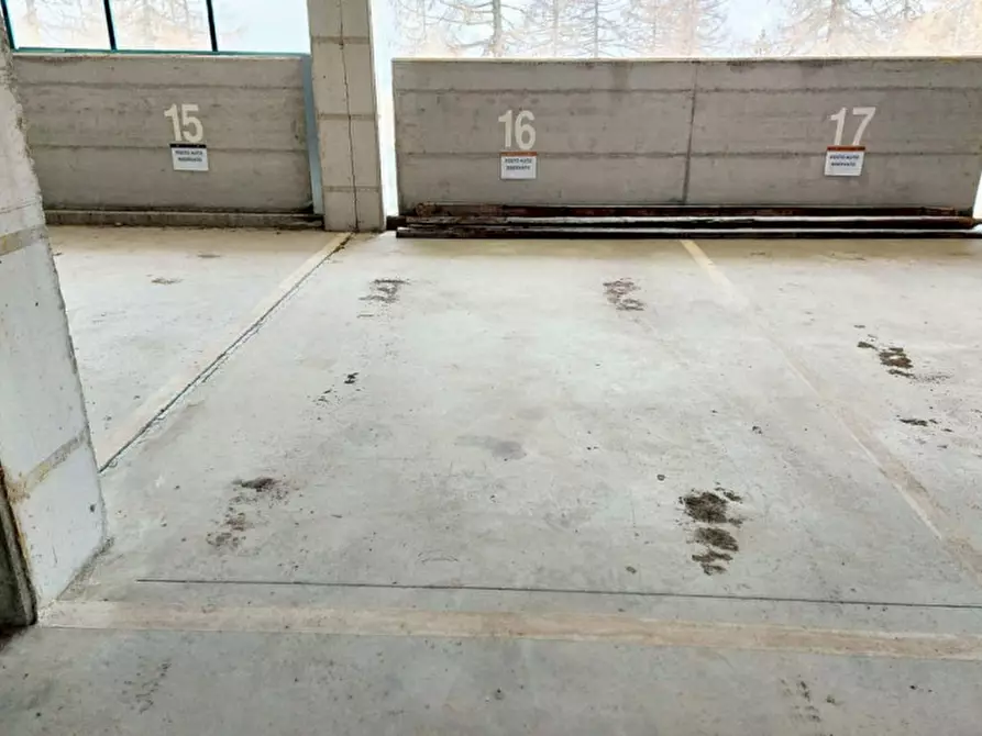 Immagine 1 di Posto auto in vendita  in Motta di sotto, N. snc a Campodolcino