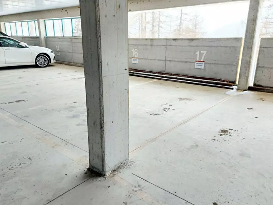 Immagine 4 di Posto auto in vendita  in Motta di sotto, N. snc a Campodolcino