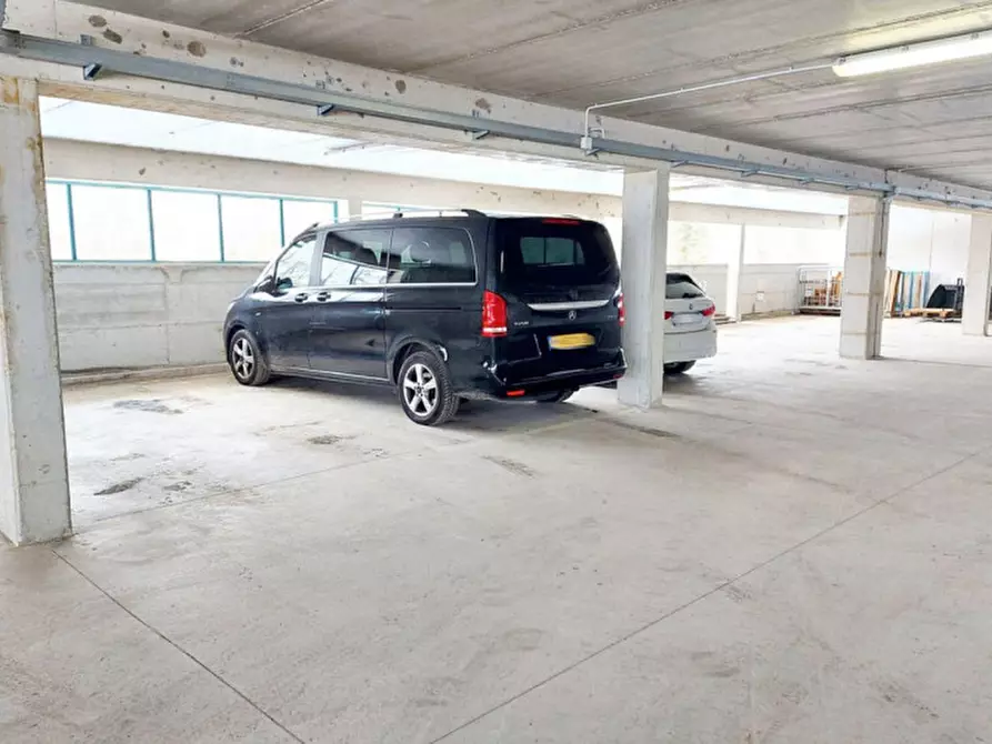 Immagine 4 di Posto auto in vendita  in Motta di sotto, N. snc a Campodolcino