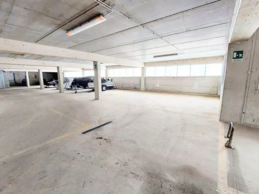 Immagine 5 di Posto auto in vendita  in Motta di sotto, N. snc a Campodolcino