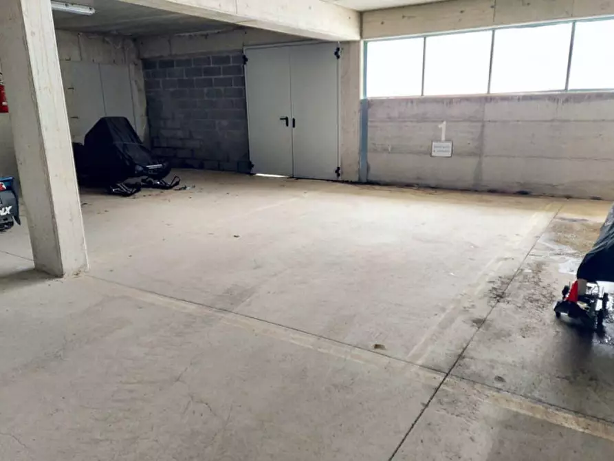 Immagine 3 di Posto auto in vendita  in Motta di sotto, N. snc a Campodolcino