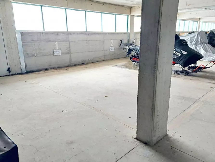 Immagine 4 di Posto auto in vendita  in Motta di sotto, N. snc a Campodolcino
