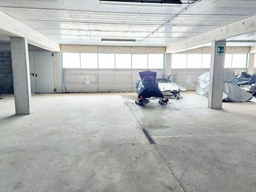 Immagine 5 di Posto auto in vendita  in Motta di sotto, N. snc a Campodolcino