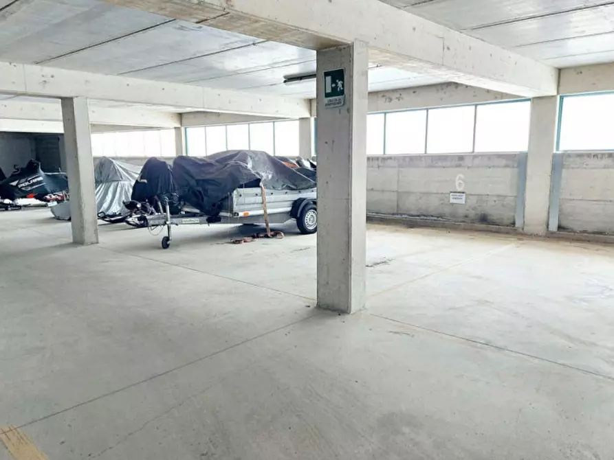 Immagine 4 di Posto auto in vendita  in Motta di sotto, N. snc a Campodolcino