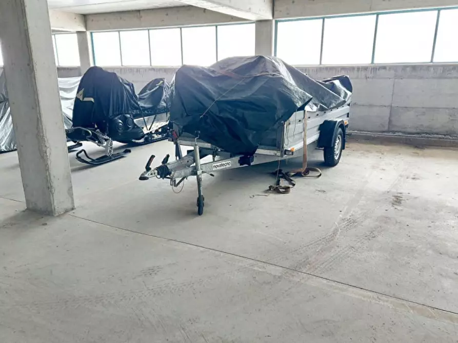 Immagine 2 di Posto auto in vendita  in Motta di sotto, N. snc a Campodolcino