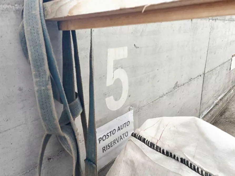 Immagine 3 di Posto auto in vendita  in Motta di sotto, N. snc a Campodolcino