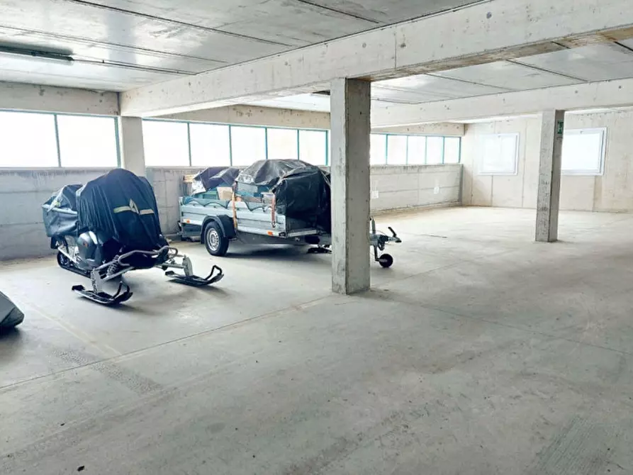 Immagine 4 di Posto auto in vendita  in Motta di sotto, N. snc a Campodolcino