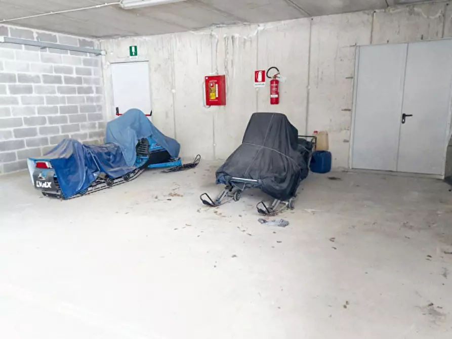 Immagine 1 di Posto auto in vendita  in Motta di sotto, N. snc a Campodolcino