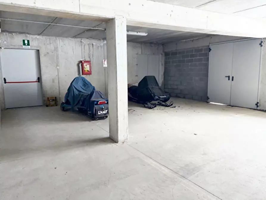 Immagine 3 di Posto auto in vendita  in Motta di sotto, N. snc a Campodolcino