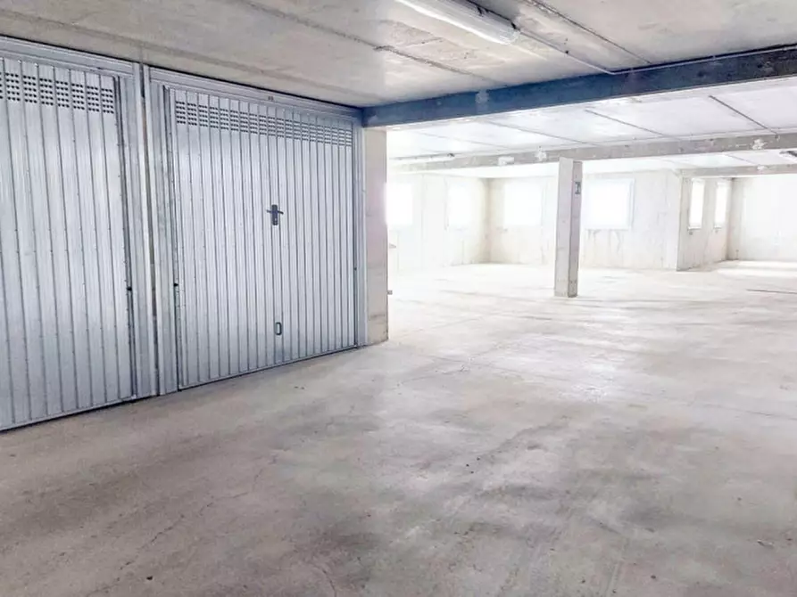 Immagine 2 di Posto auto in vendita  in Motta di sotto, N. snc a Campodolcino