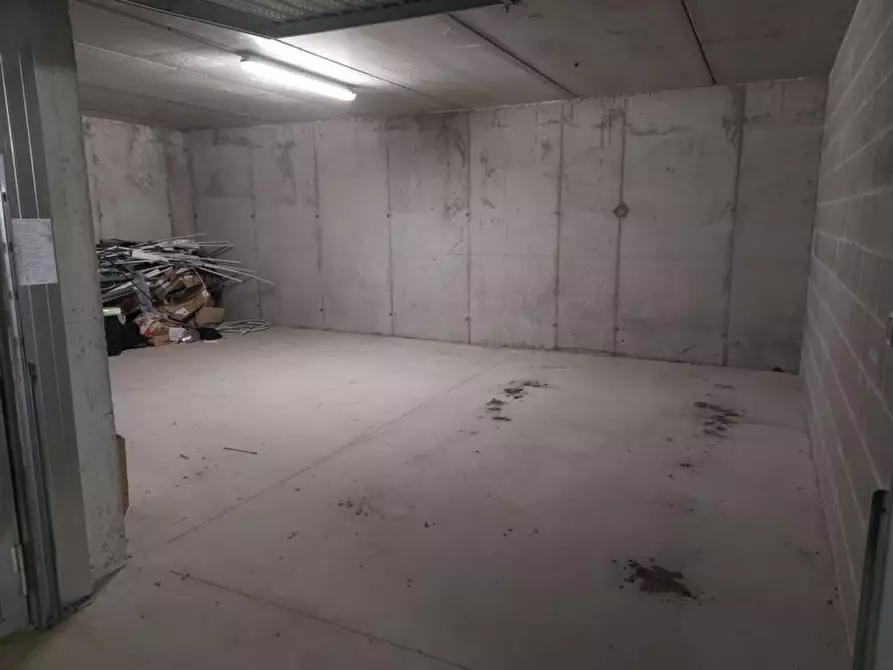 Immagine 2 di Posto auto in vendita  in Motta di sotto, N. snc a Campodolcino