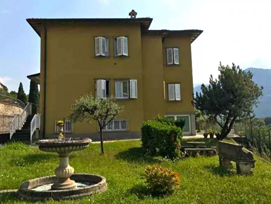 Immagine 1 di Appartamento in vendita  in Via Pietro Gobertti, N. 16 a Lovere