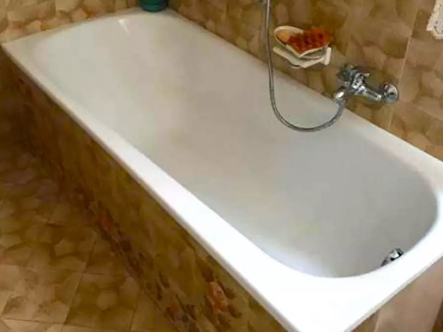 Immagine 6 di Appartamento in vendita  in Via Pietro Gobertti, N. 16 a Lovere