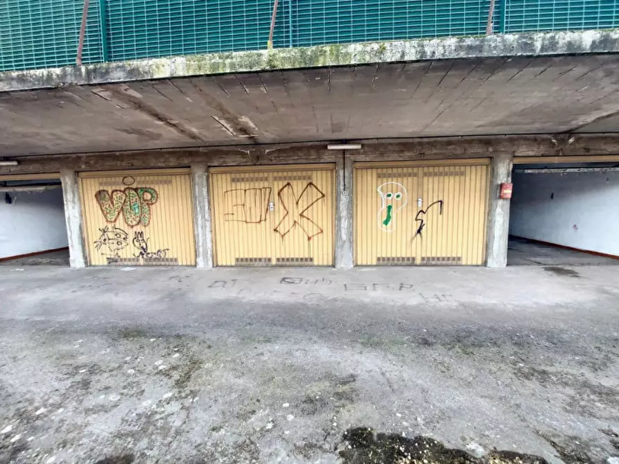 Immagine 1 di Posto auto in vendita  in Via Giacomo Leopardi, N. 28 a Colleferro