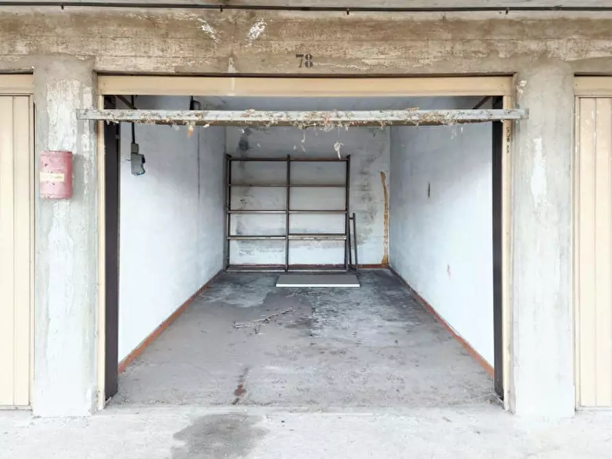 Immagine 7 di Posto auto in vendita  in Via Giacomo Leopardi, N. 28 a Colleferro