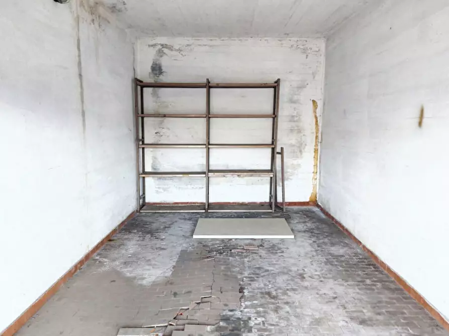 Immagine 8 di Posto auto in vendita  in Via Giacomo Leopardi, N. 28 a Colleferro