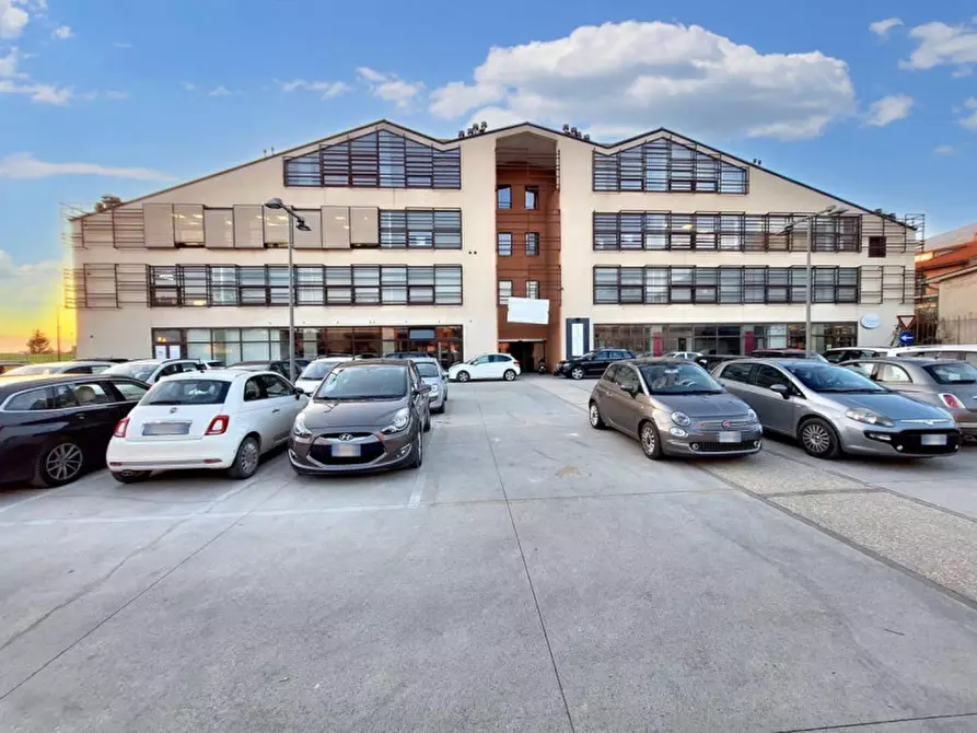 Immagine 15 di Negozio in vendita  in Via  Don Giuseppe Diana, N. snc a Gubbio