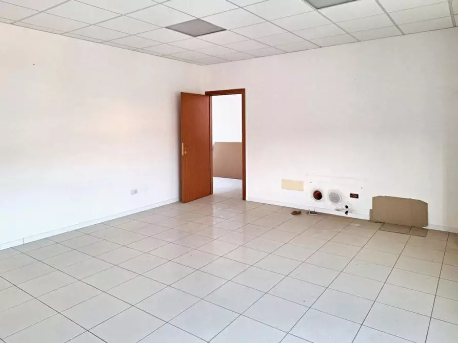 Immagine 2 di Ufficio in vendita  in Via  Don Giuseppe Diana, N. snc a Gubbio
