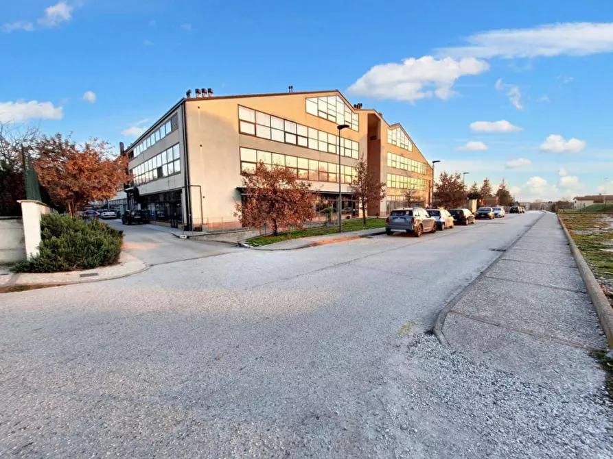 Immagine 13 di Negozio in vendita  in Via  Don Giuseppe Diana, N. snc a Gubbio