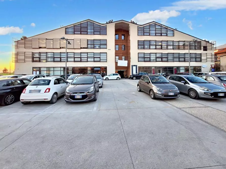 Immagine 14 di Negozio in vendita  in Via  Don Giuseppe Diana, N. snc a Gubbio