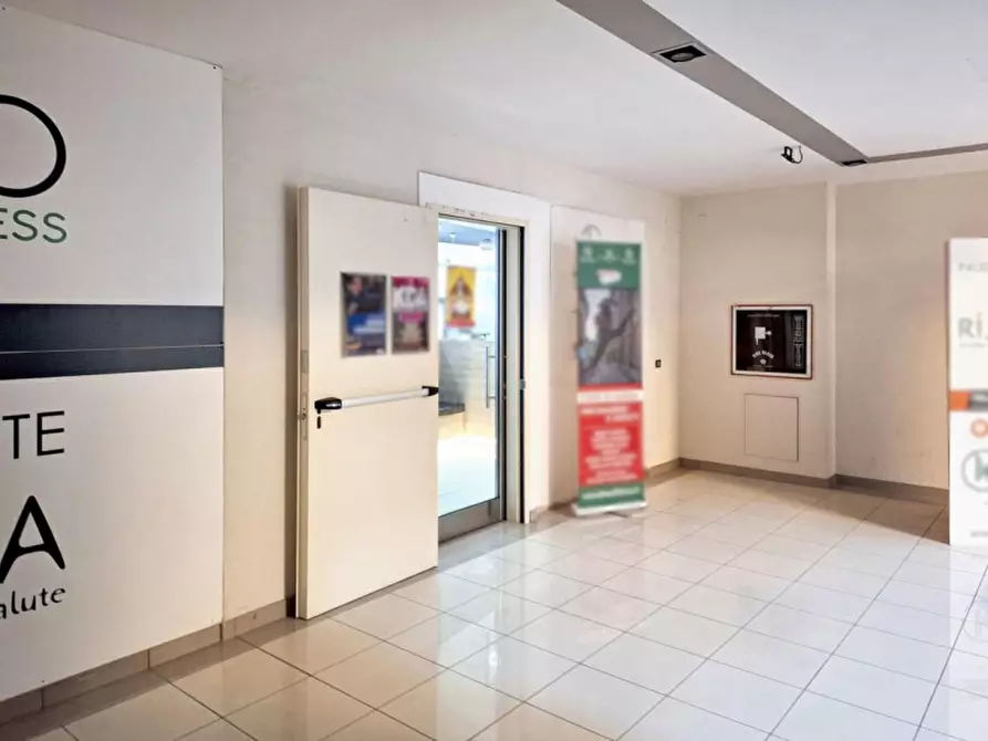 Immagine 1 di Negozio in vendita  in Via  Don Giuseppe Diana, N. snc a Gubbio