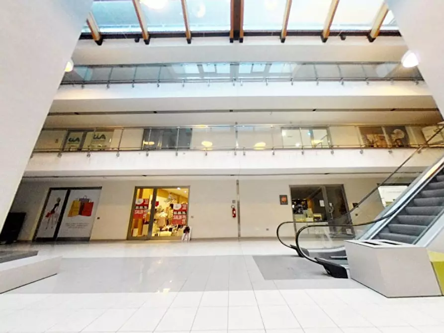 Immagine 7 di Negozio in vendita  in Via  Don Giuseppe Diana, N. snc a Gubbio