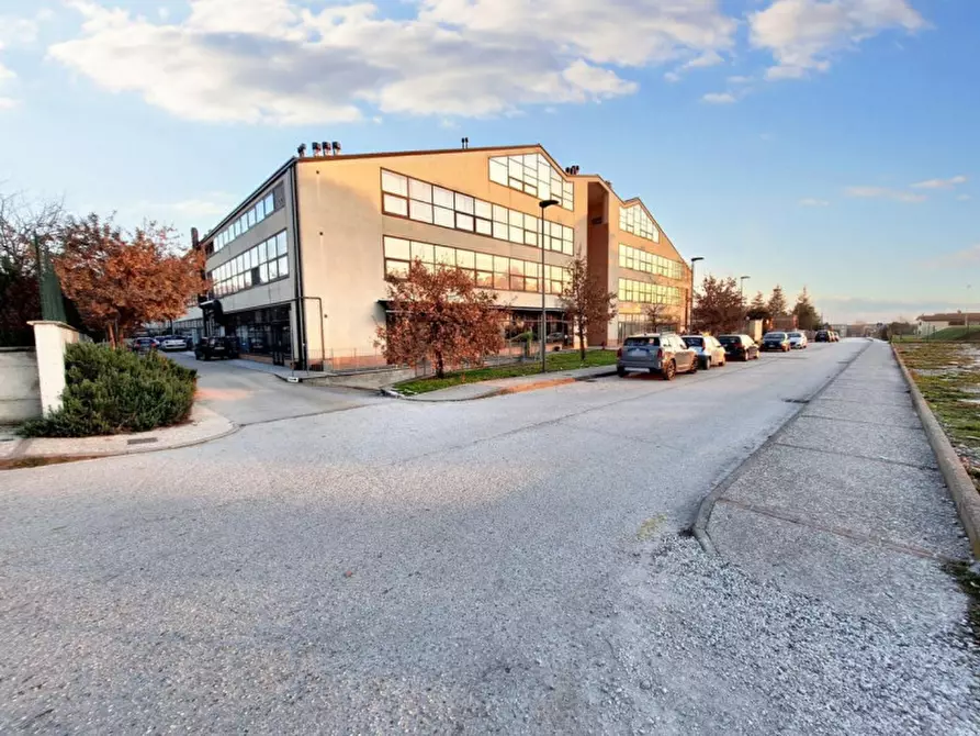 Immagine 22 di Negozio in vendita  in Via  Don Giuseppe Diana, N. snc a Gubbio