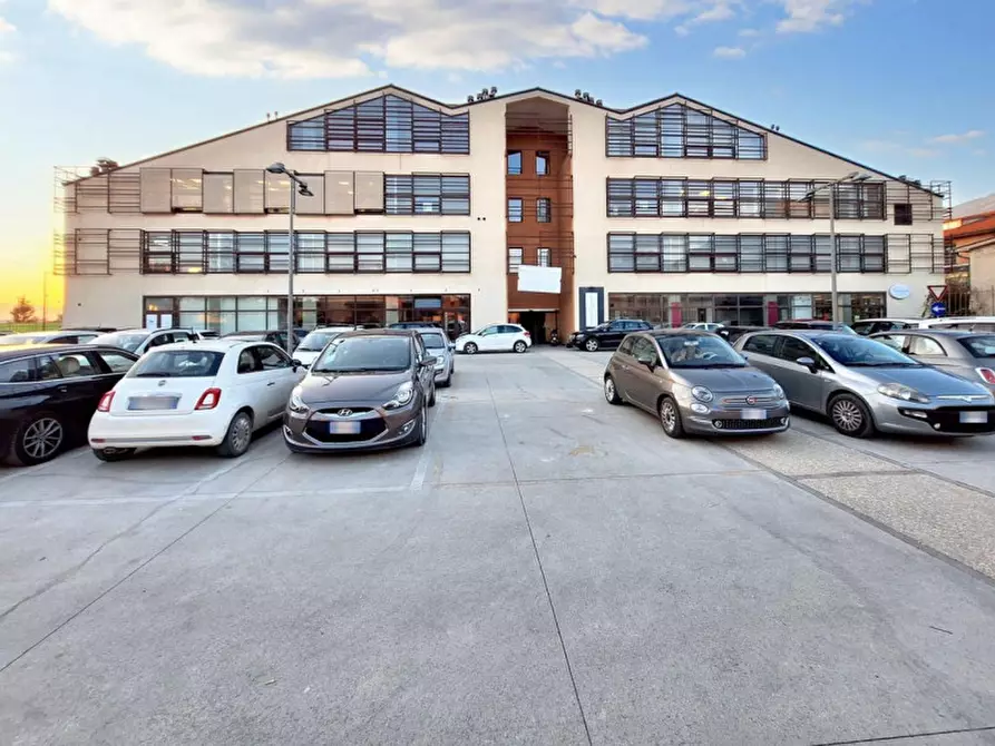 Immagine 23 di Negozio in vendita  in Via  Don Giuseppe Diana, N. snc a Gubbio