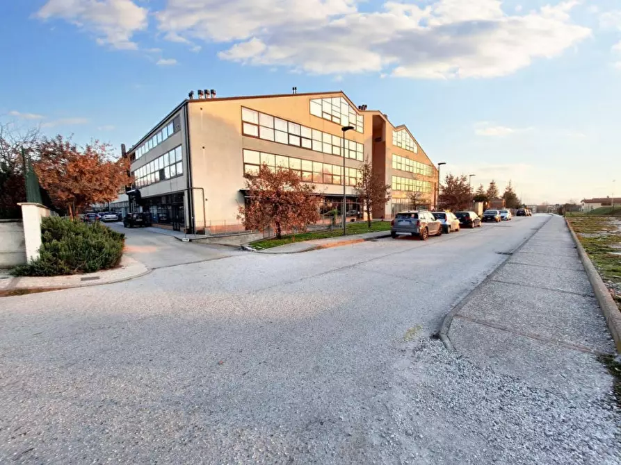 Immagine 12 di Negozio in vendita  in Via  Don Giuseppe Diana, N. snc a Gubbio