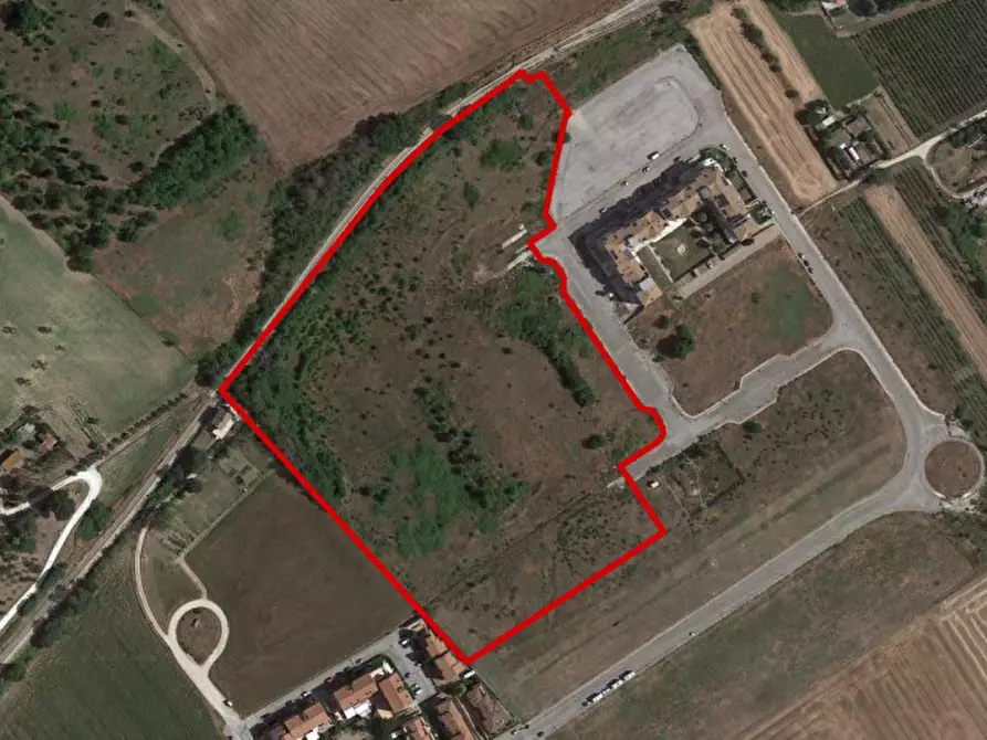 Immagine 1 di Terreno in vendita  in C. da Peschiera, N. snc a Macerata