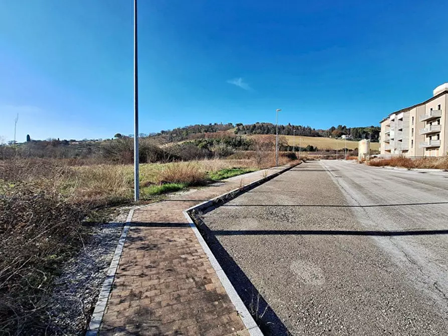 Immagine 10 di Terreno in vendita  in C. da Peschiera, N. snc a Macerata