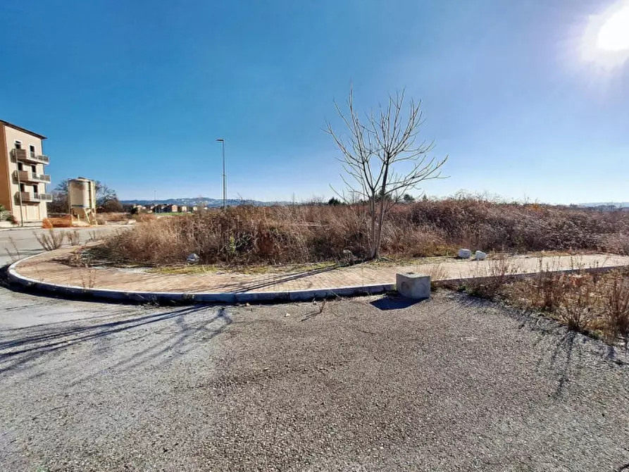Immagine 11 di Terreno in vendita  in C. da Peschiera, N. snc a Macerata