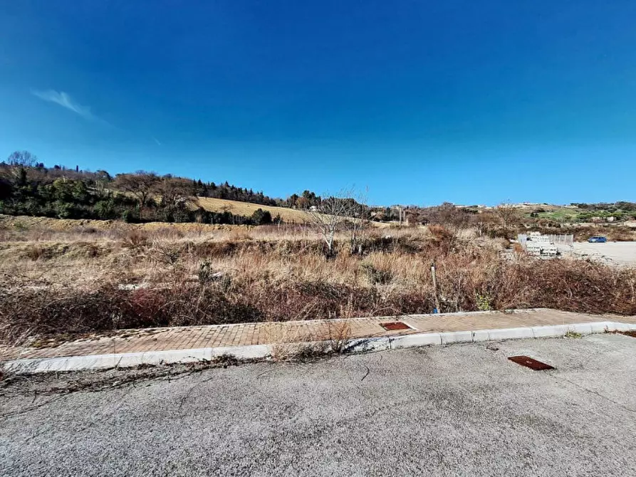 Immagine 15 di Terreno in vendita  in C. da Peschiera, N. snc a Macerata