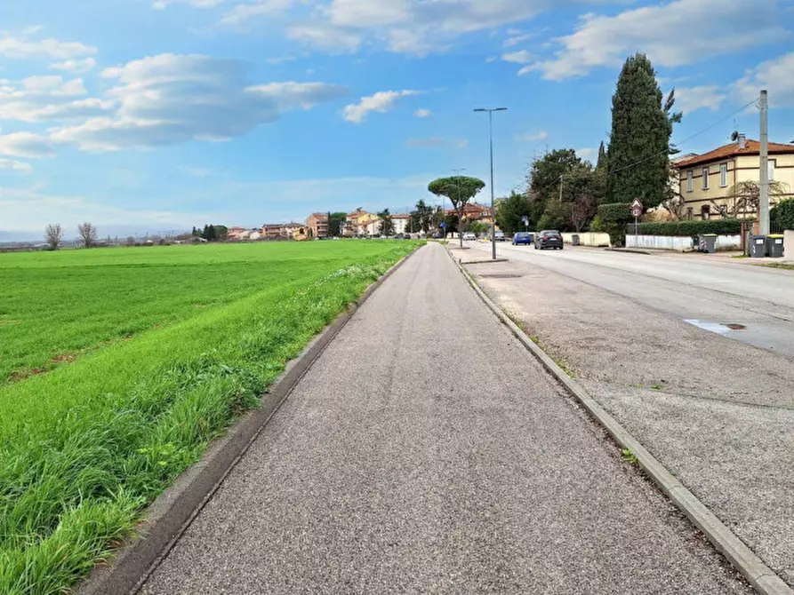 Immagine 11 di Terreno in vendita  in Via Intermezzi, N. snc a Foligno