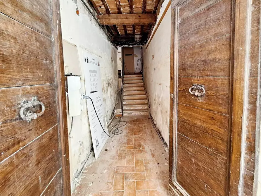 Immagine 11 di Ufficio in vendita  in Via Massei, N. 12 a Camerino