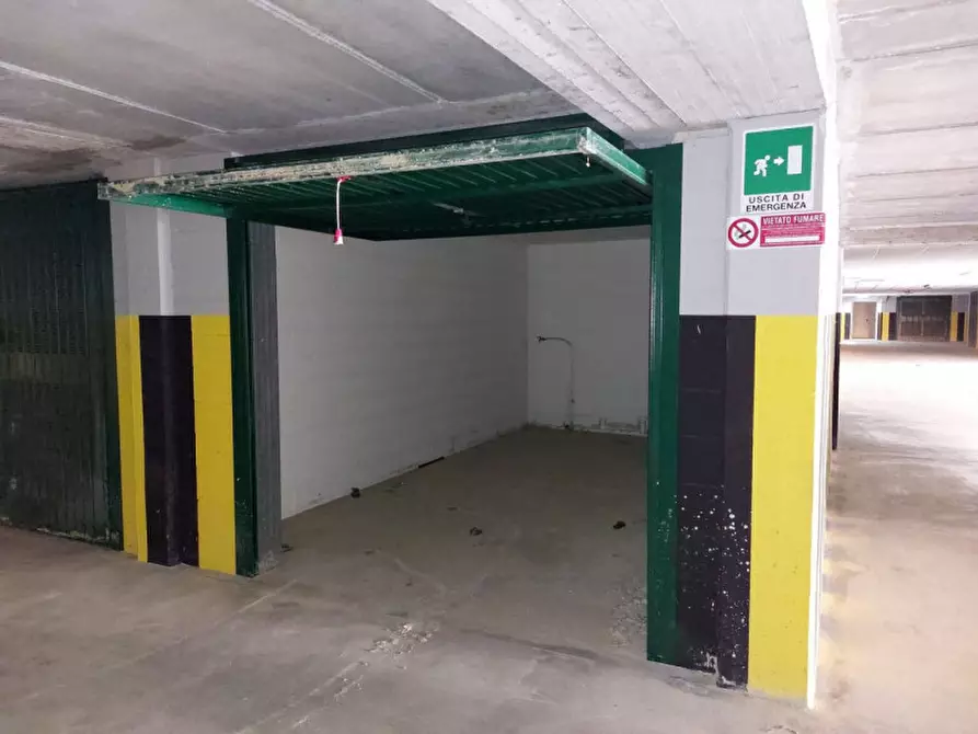 Immagine 2 di Posto auto in vendita  in Via Della Cartiera, N. 14 e 20 a Forli'