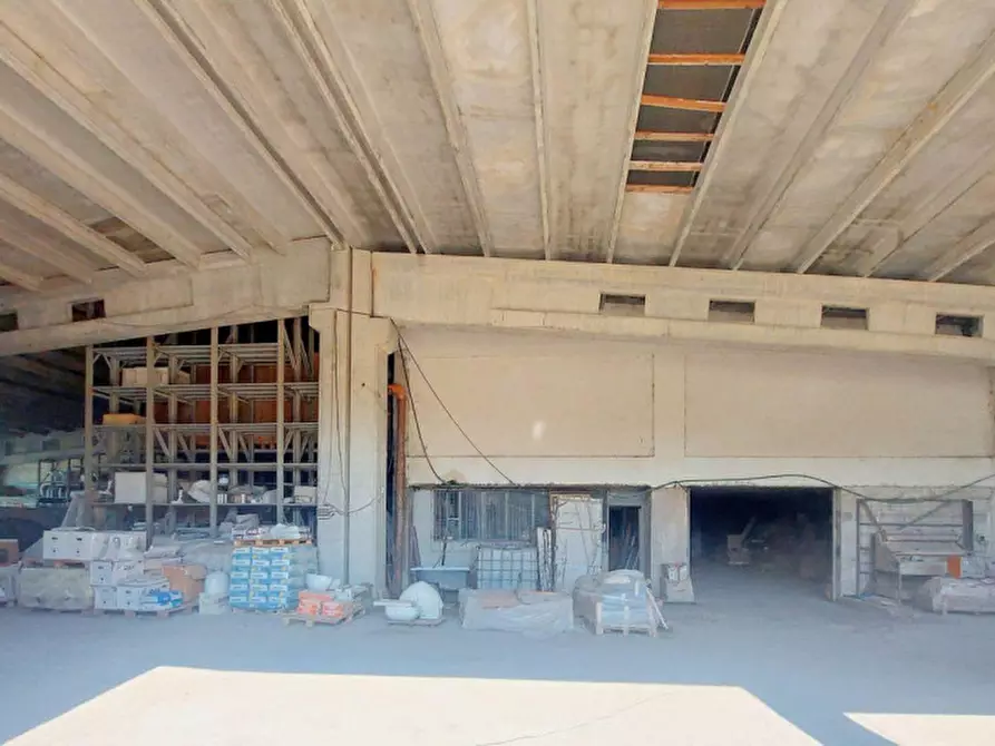 Immagine 3 di Attività commerciale in vendita  in Via Palombarese, N. Km 18,900 a Guidonia Montecelio