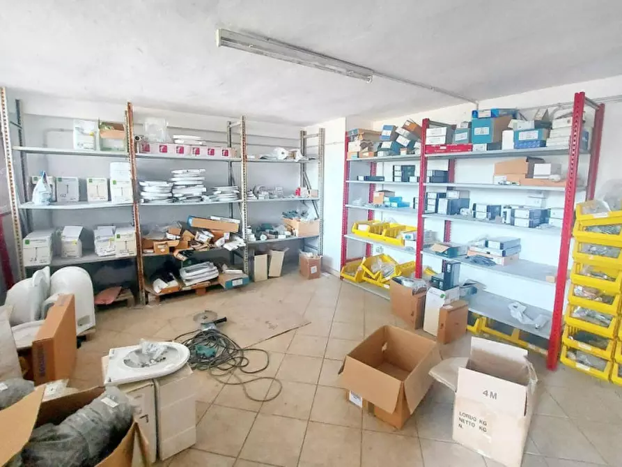 Immagine 8 di Attività commerciale in vendita  in Via Palombarese, N. Km 18,900 a Guidonia Montecelio