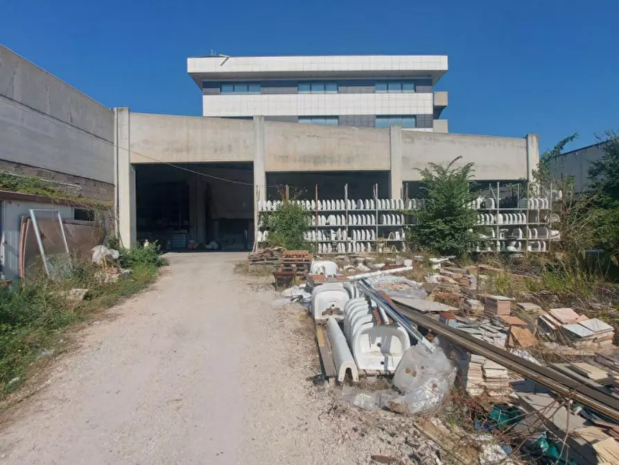 Immagine 11 di Attività commerciale in vendita  in Via Palombarese, N. Km 18,900 a Guidonia Montecelio