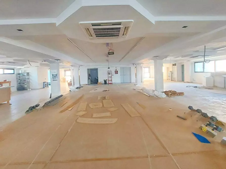 Immagine 12 di Attività commerciale in vendita  in Via Palombarese, N. Km 18,900 a Guidonia Montecelio