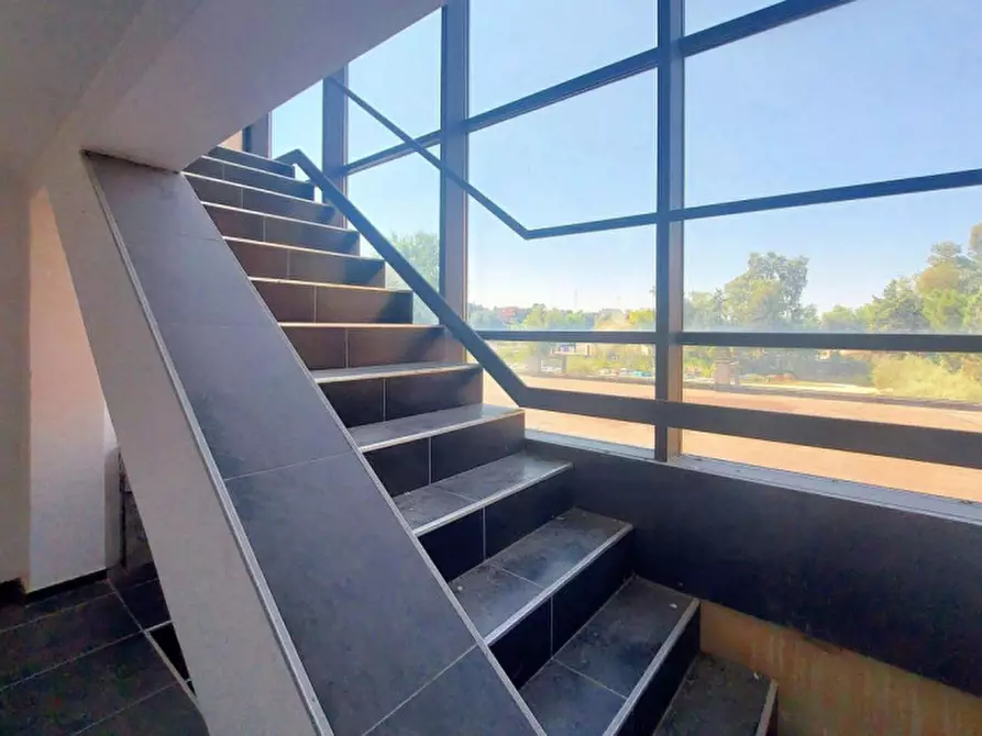 Immagine 22 di Attività commerciale in vendita  in Via Palombarese, N. Km 18,900 a Guidonia Montecelio