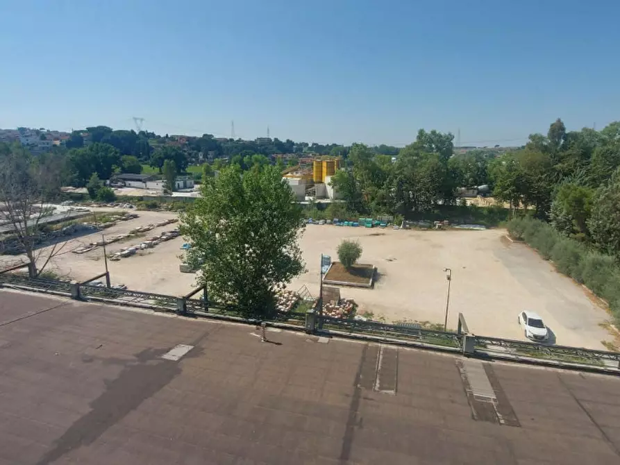 Immagine 23 di Attività commerciale in vendita  in Via Palombarese, N. Km 18,900 a Guidonia Montecelio