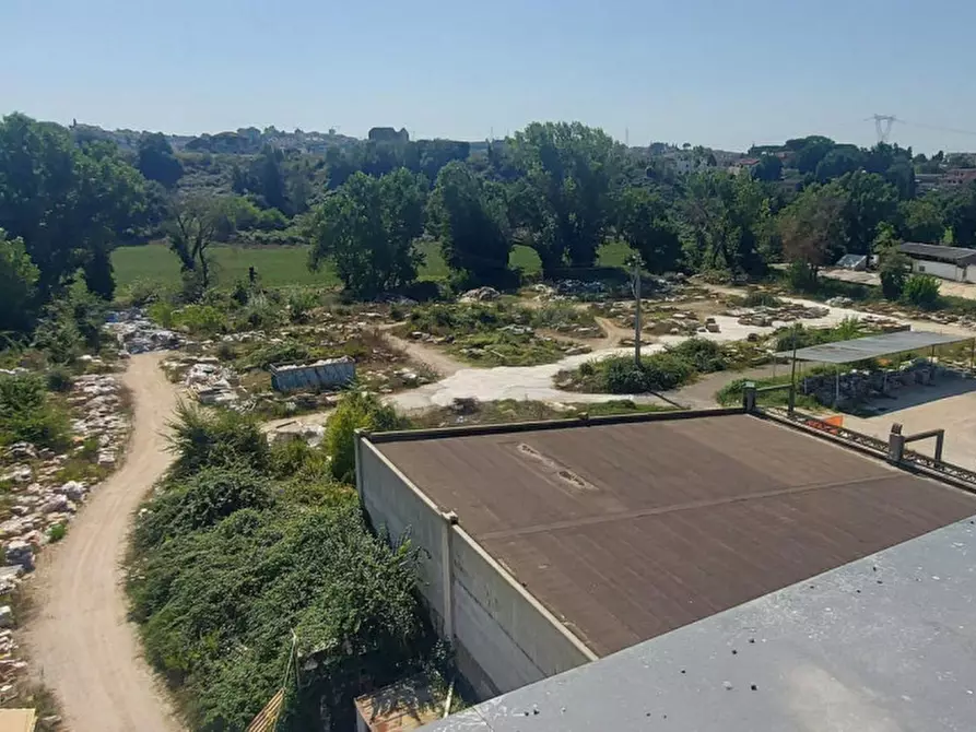 Immagine 26 di Attività commerciale in vendita  in Via Palombarese, N. Km 18,900 a Guidonia Montecelio